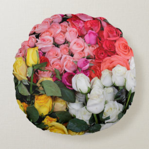 Roses for sale, San Miguel de Allende, Mexico Round Pillow