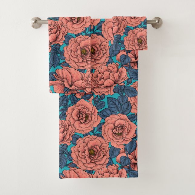 Roses roses avec feuilles bleus sur bleu (En situation)