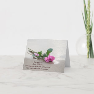 Roses roses sur la plage Merci de la famille