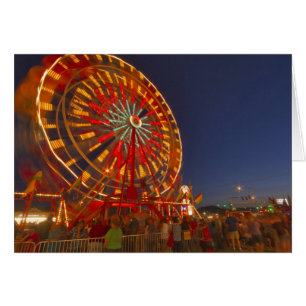 Roue de Ferris au crépuscule dans le Montana du No