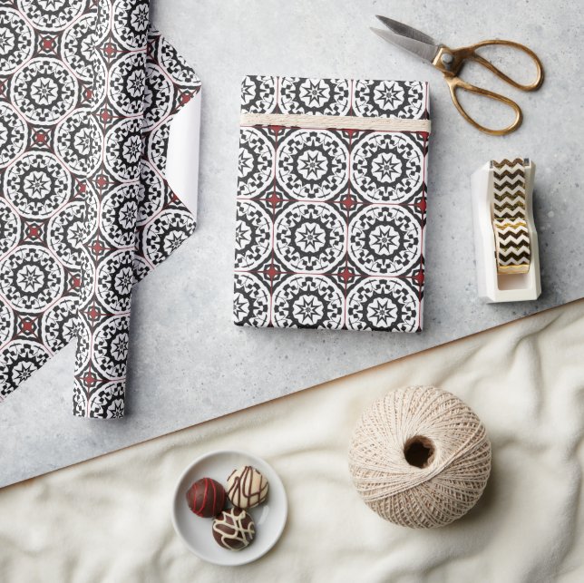 Round Bliss  Wrapping Paper (Crafts)
