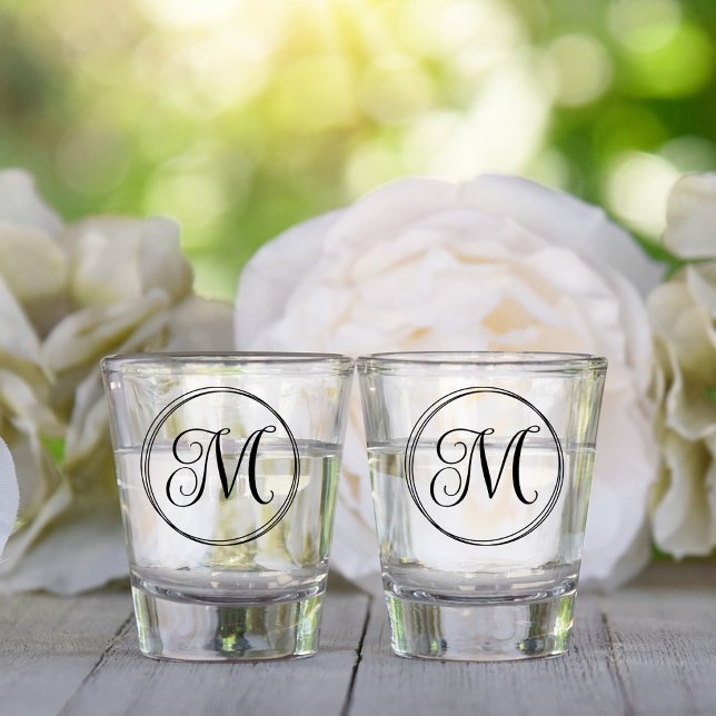 Round Curly Script Monogram Shot Glass (Round Curly Script Monogram Shot Glass)