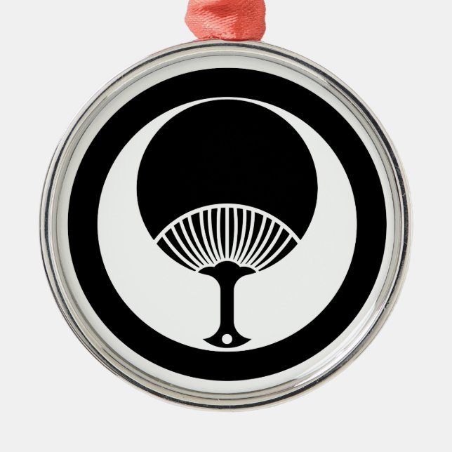 Round fan in circle metal ornament (Front)