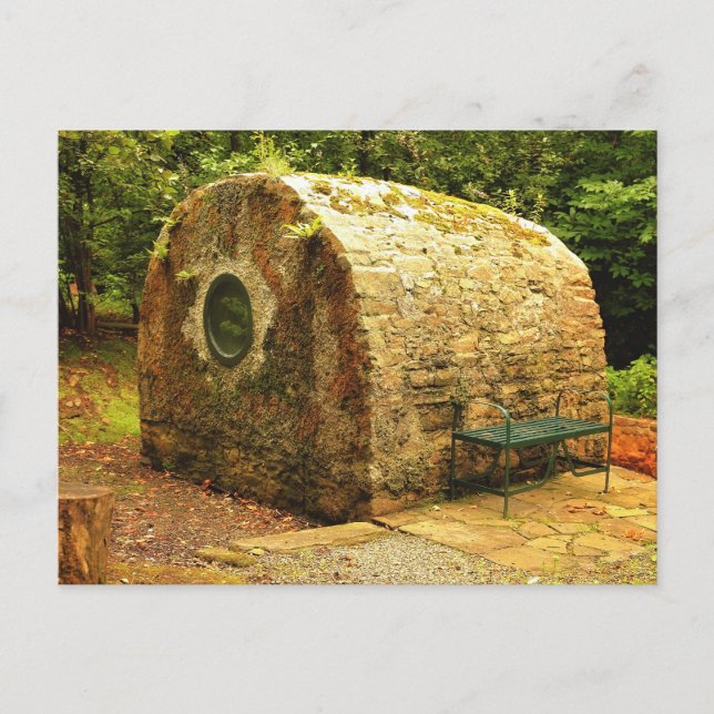Round Irish stone hut Postcard (Front)