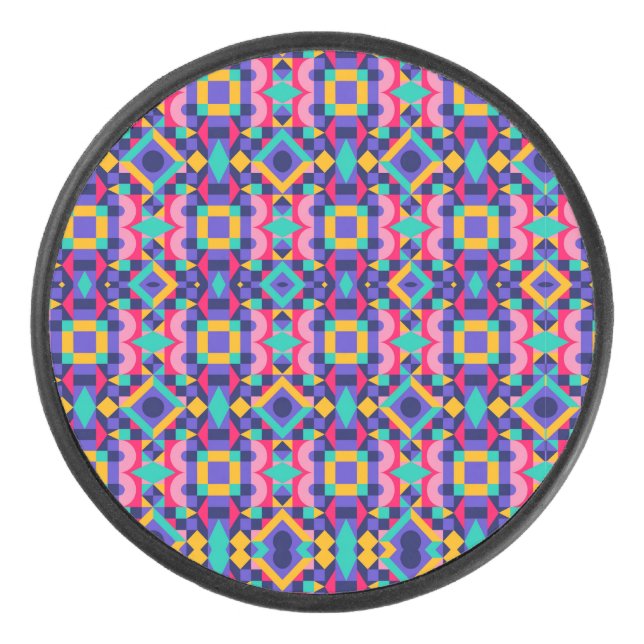 Round object with a vibrant geometric pattern (Devant)