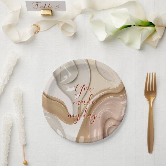 Round paper plate in stylish graphic (Wedding)