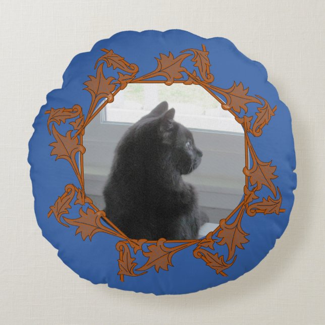 Round Pillow - Frame of Leaves in Circle (Front)