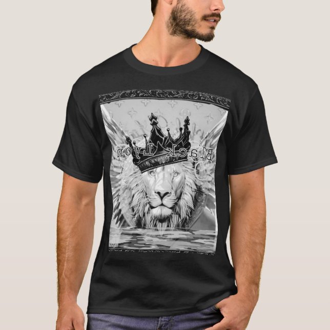 Royal lion  T-Shirt