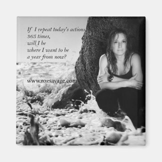 Roz Savage Magnet (Roz with ocean background)