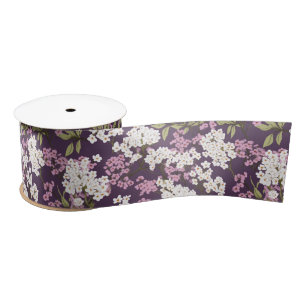 Ruban En Satin Lilacs Sur Violet