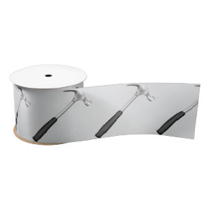 Ruban En Satin Marteaux sur fond blanc