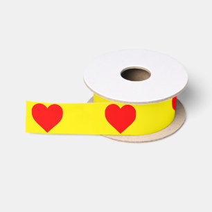 Ruban En Satin Motif de coeur rouge Arrière - plan jaune