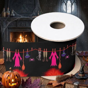 Ruban En Satin Vêtements de sorcière fantaisistes sur un fil à li