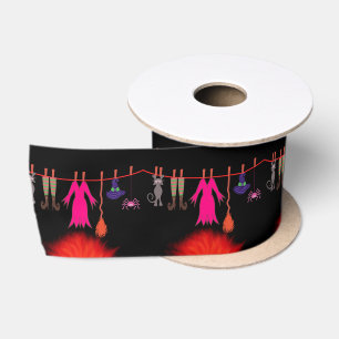 Ruban En Satin Vêtements de sorcière fantaisistes sur un fil à li
