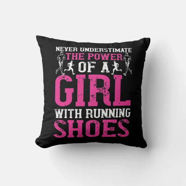 Running - Never underestimate champion Throw Pillow (Front)