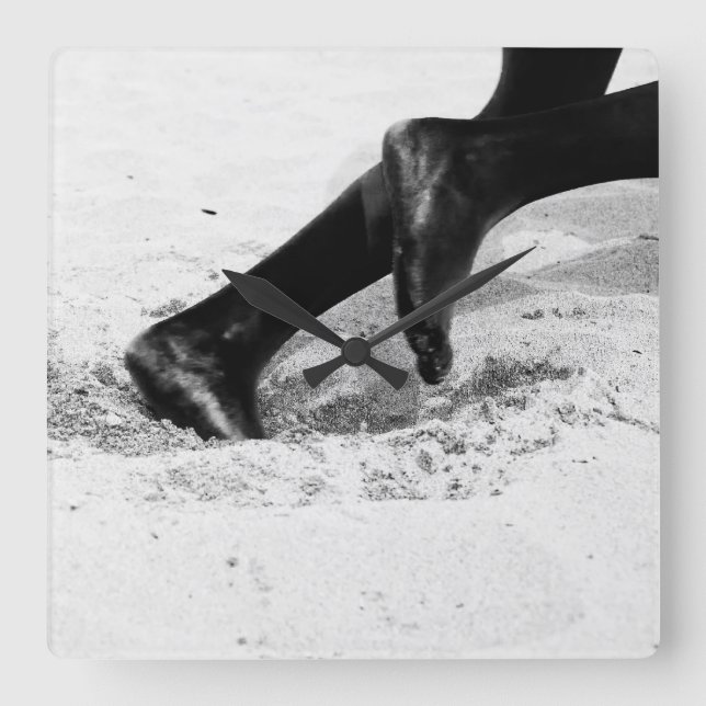running out of sand square wall clock (Front)