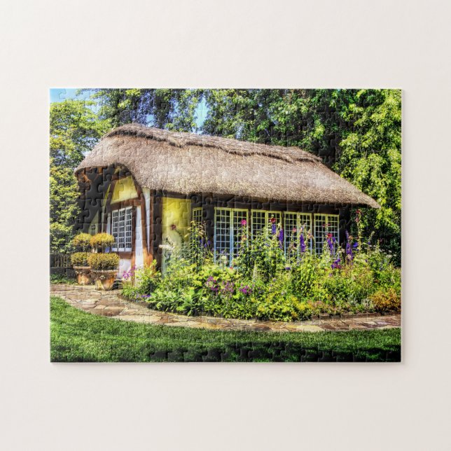 Rural cottage with thatched roof jigsaw puzzle (Horizontal)