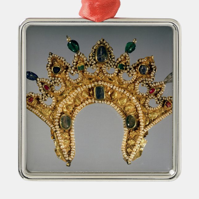 Russian diadem, gold set with pearls metal ornament (Front)