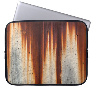 Rusted Grunge Wall: Textured Sagging Laptop Sleeve