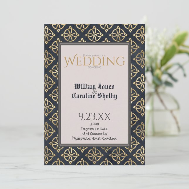 Rustic Celtic Knot Blue et Gold Invitation (Debout devant)