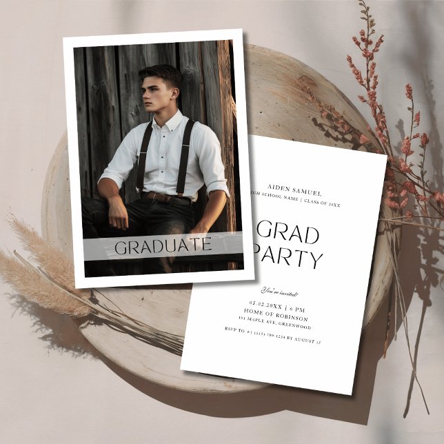 Rustic Retro Graduate Photo Invitation (Créateur téléchargé)