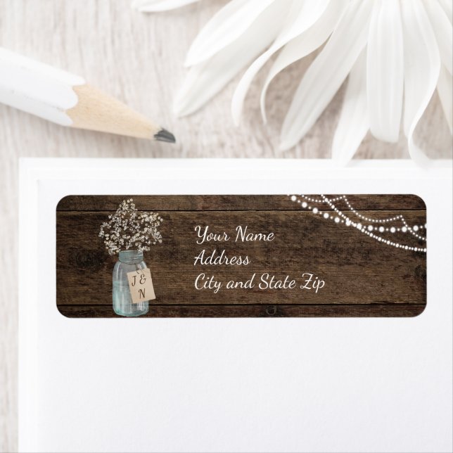 Rustic Wood Baby's Breath Mason Jar Mariage (En situation)