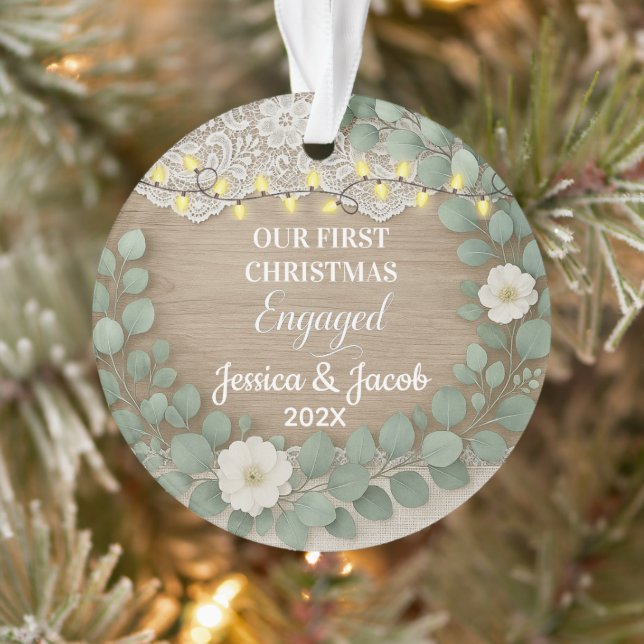 Rustic Wood & Eucalyptus First Christmas Engaged (Arbre)