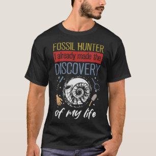 S2 Fossil Hunting Fossils Paleontology (34) T-Shirt