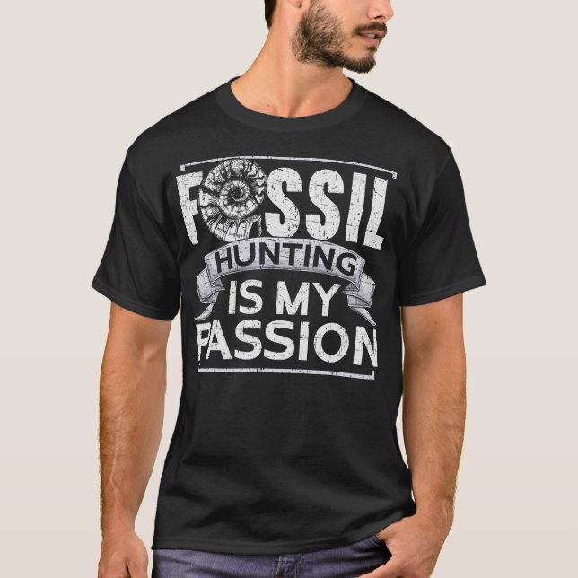 S2 Fossil Hunting Fossils Paleontology (45) T-Shirt (Front)