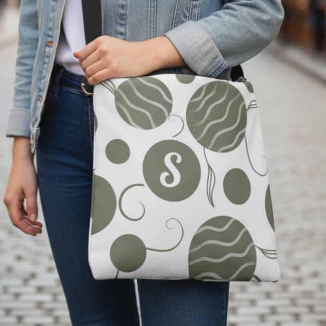 Sac Ajustable Cercle de monogramme vert olive (Wavy circles, crisp contrast, and a splash of garden vibes, this bag’s ready for your next outing.)