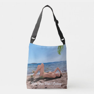 Sac Ajustable Spring Break Girl Lying on Sandy Beach