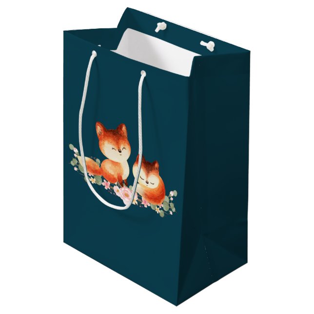 Sac Cadeau Moyen 2 mignons Petits Renards Rouges Aquarelle Design (Devant Angle)