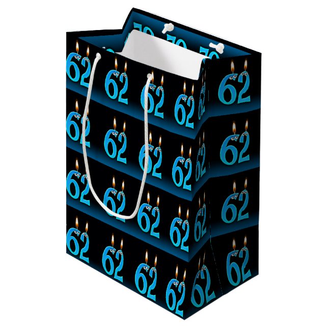 Sac Cadeau Moyen 62e anniversaire avec bougies (Devant Angle)