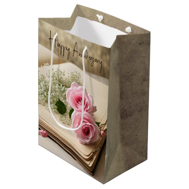 Sac Cadeau Moyen Anniversaire Vintage et Rose (Devant Angle)