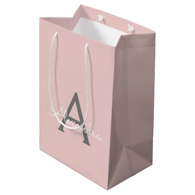 Sac Cadeau Moyen Blush Pink Grey Modern Script Girly Monogram (Dos Angle)