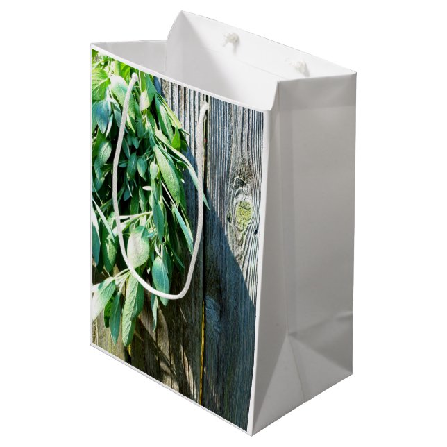Sac Cadeau Moyen Bois de Grange frais coupé (Devant Angle)