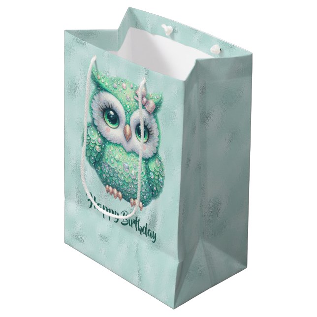 Sac Cadeau Moyen Bonne Chouette verte d'anniversaire sur vert (Devant Angle)