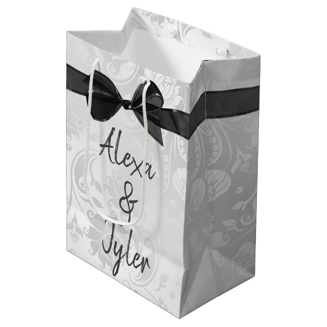 Sac Cadeau Moyen Bow noir sur Damas blanc Mariage (Devant Angle)