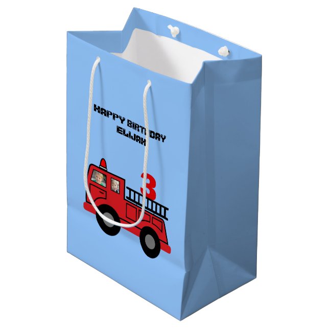 Sac Cadeau Moyen Camion d'incendie rouge photo d'anniversaire de l' (Devant Angle)