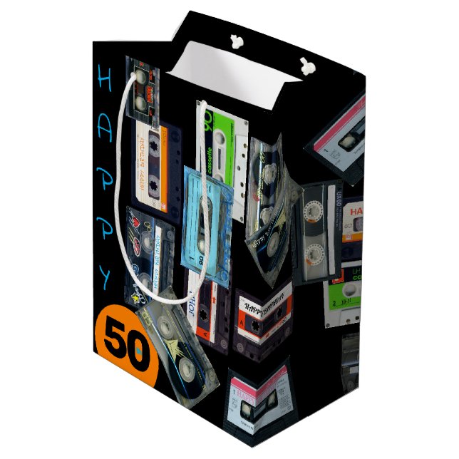 Sac Cadeau Moyen Cassette audio rétro Nom de bande mixte Anniversai (Dos Angle)