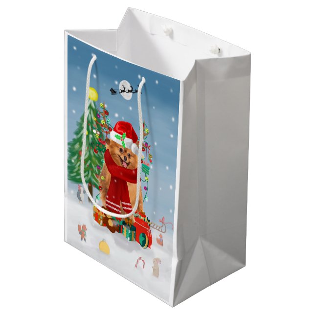 Sac Cadeau Moyen Chien de Poméranie avec cadeaux de Noël (Devant Angle)
