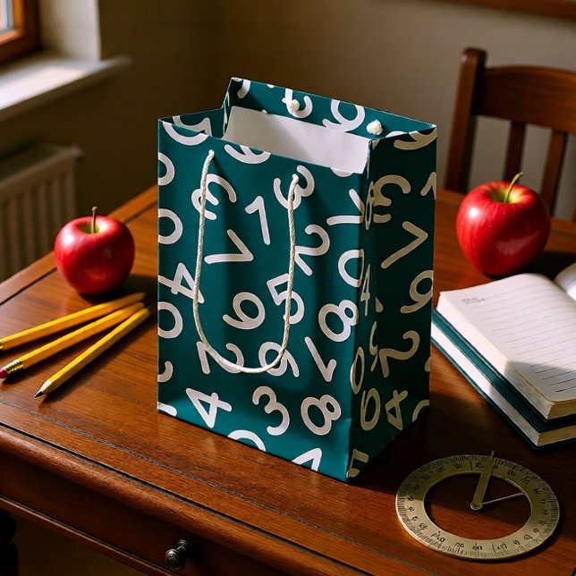 Sac Cadeau Moyen Chiffres sarcelles et blancs – Prof de maths sympa (Teal & White Numbers – Fun Math Teacher Medium Gift Bag)