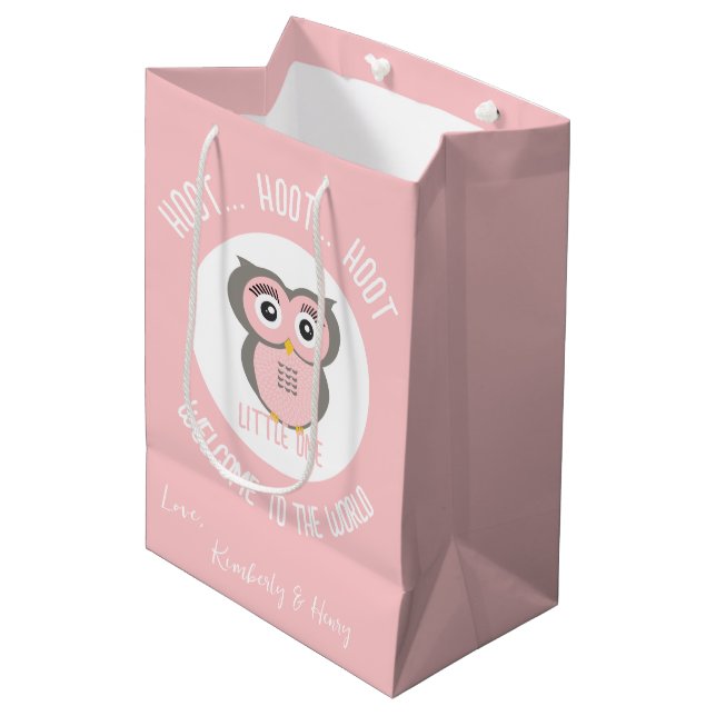 Sac Cadeau Moyen Chouette rose Hoot Hoot Bienvenue dans le monde (Devant Angle)