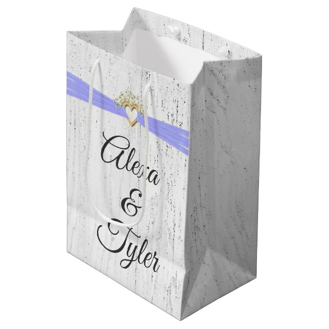 Sac Cadeau Moyen Coeur avec ruban violet sur bois blanchi (Devant Angle)