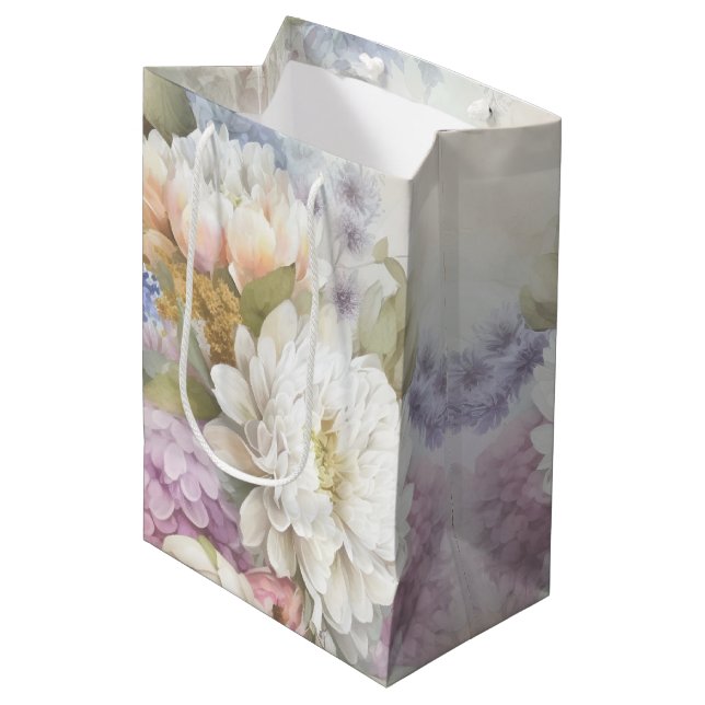 Sac Cadeau Moyen Dahlia blanche aux accents violets et bleus (Devant Angle)