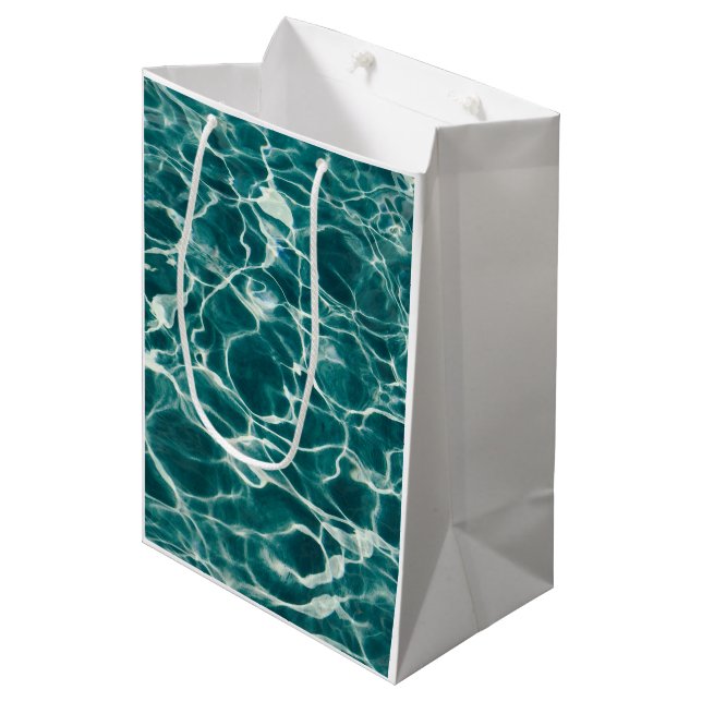 Sac Cadeau Moyen Eau de feu bleu clair ondulée (Devant Angle)