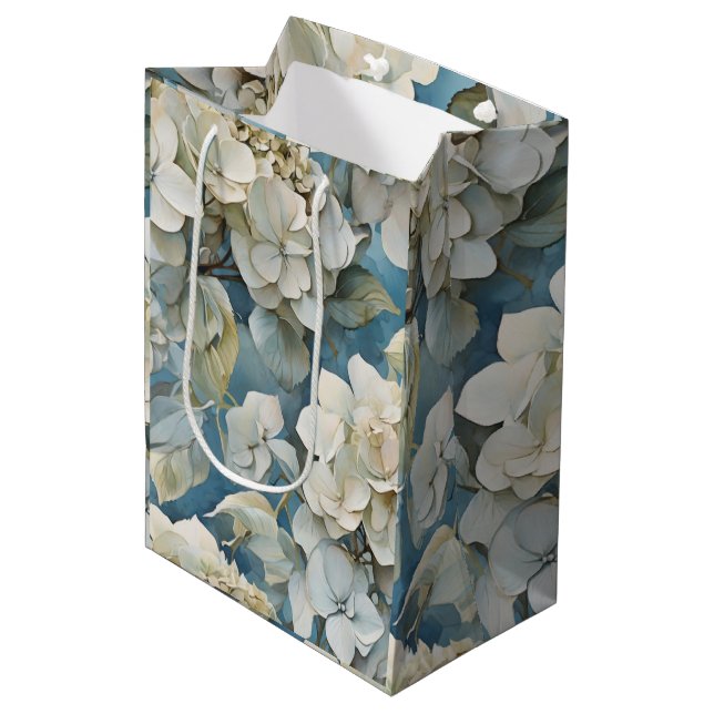 Sac Cadeau Moyen Elégant moody bleu poussiéreux flores d'aquarelle (Devant Angle)