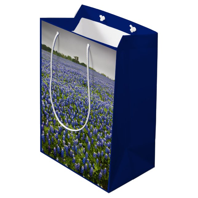 Sac Cadeau Moyen Fleur d'état bleue du Texas de champ de Bluebonnet (Dos Angle)