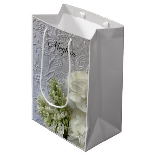 Sac Cadeau Moyen Fleurs blanches sur arrière - plan en relief