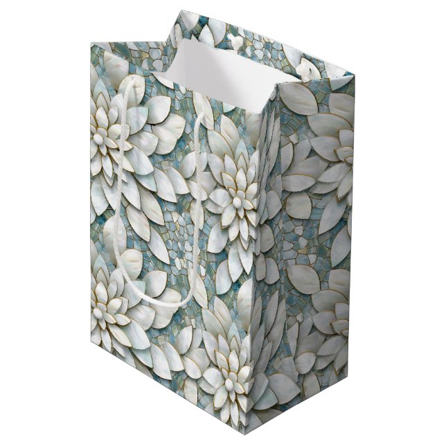 Sac Cadeau Moyen Fleurs de Lotus Blanches Mariage Bleu (Devant Angle)
